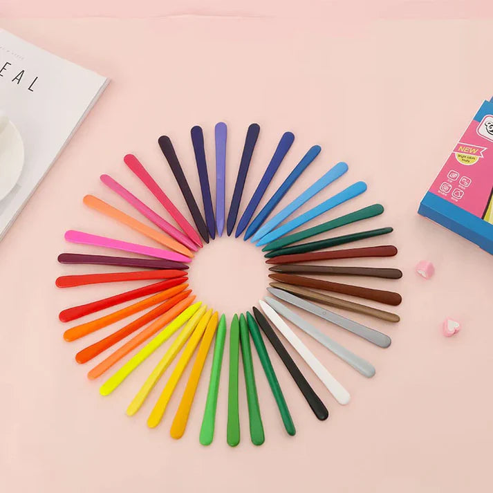 Colorful mess-free drawing set